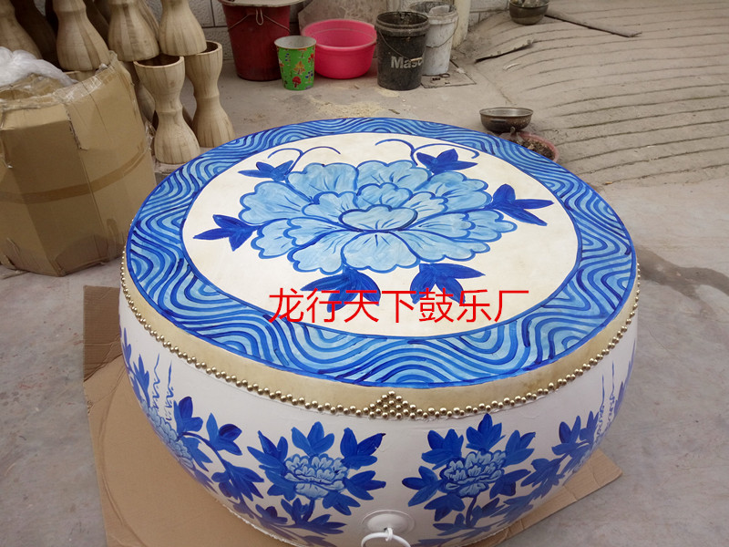 Manufacturer direct sales 1 m Qing flower porcelain l battle drum bull leather hand painted green flower porcelain performance drum 1 2 m 24 inch