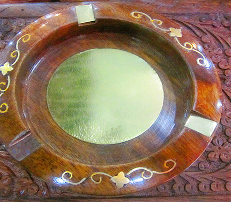 Tanabata send boyfriend fashion creative Pakistani walnut wood ashtray new crafts personality