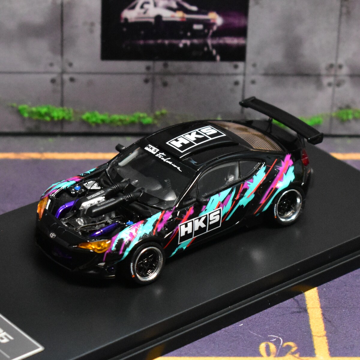 DCM 1:64 4586GT modified car GT86 + Prancing Horse 458 engine