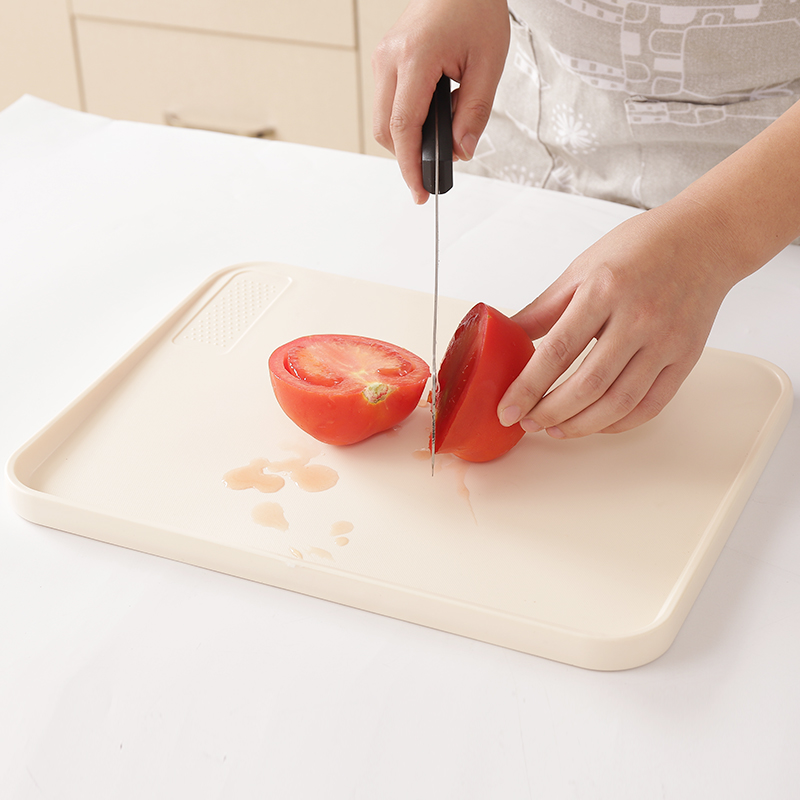 Japan Creative Bevel Cutting Board Can Grind antibacterial and mildew-proof plastic thickened double-sided available Home Cut Fruit Chopping Block