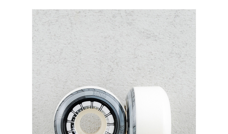 TIỀN THƯỞNG Bốn bánh xe đôi ván trượt bánh xe V1 83b Series Bốn Gói Sản xuất tại Hoa Kỳ Huizhong Skate Shop - Trượt băng / Trượt / Thể thao mạo hiểm nón bảo hiểm thể thao