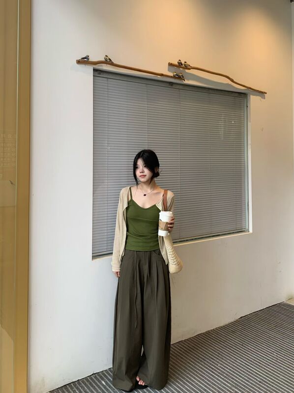 Alice Kate's New Autumn Korean-Style Three-Piece Set with a Relaxed and Casual Feel, Wide-Leg Pants, Casual Pants, and Knitted Cardigan