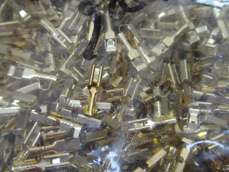 Good 2 8 plug-in spring terminals Plug-in electronic electric car locomotive golden terminals one shot