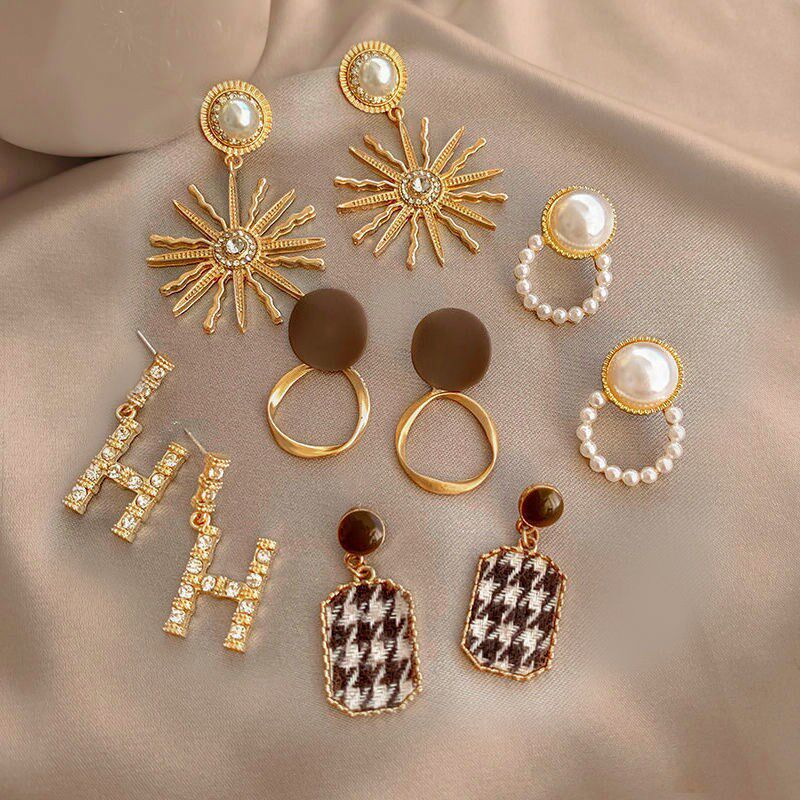 Retro Port Wind Earrings Sensation Pearl 100 hitch a round face to the new 2022 Bursting Earrings Woman-Taobao