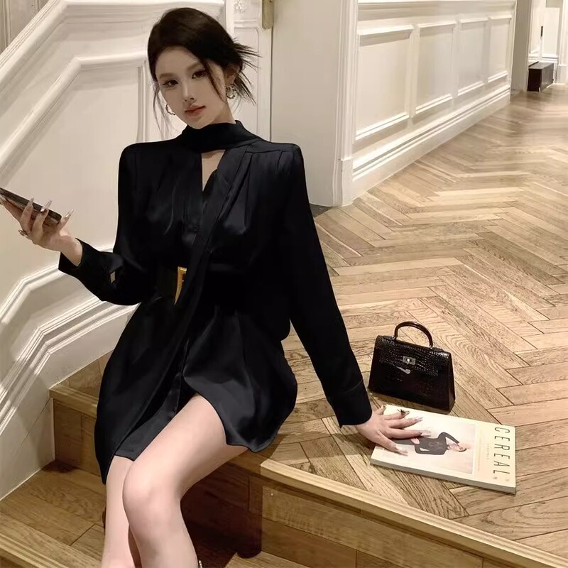 French-Style Chic and Beautiful Design V-Neck Metal Belt Satin Ribbon Pure and Sexy Shirt Dress for Women in Autumn
