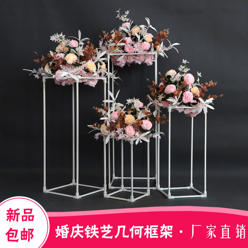 Wedding arrangement geometry leads iron art assembly box widgeting wedding site T-station road to welcome the window arrangement