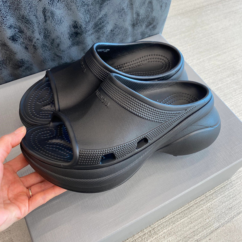 Paris Thick-Soled Height-Increasing Slippers 2026 Summer New Round-Toe Platform Casual Letter Slip-On Outdoor Beach Shoes