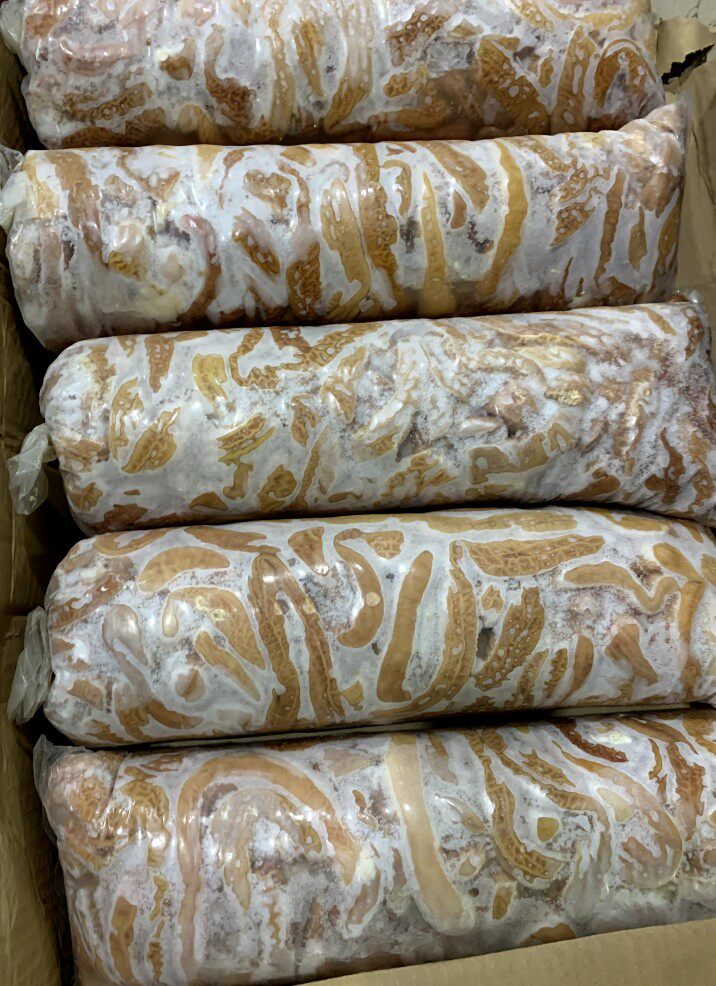 Small intestine clean and sanitary meat thick golden brown oil with no more than eight catties and a five pack of 40 kilos