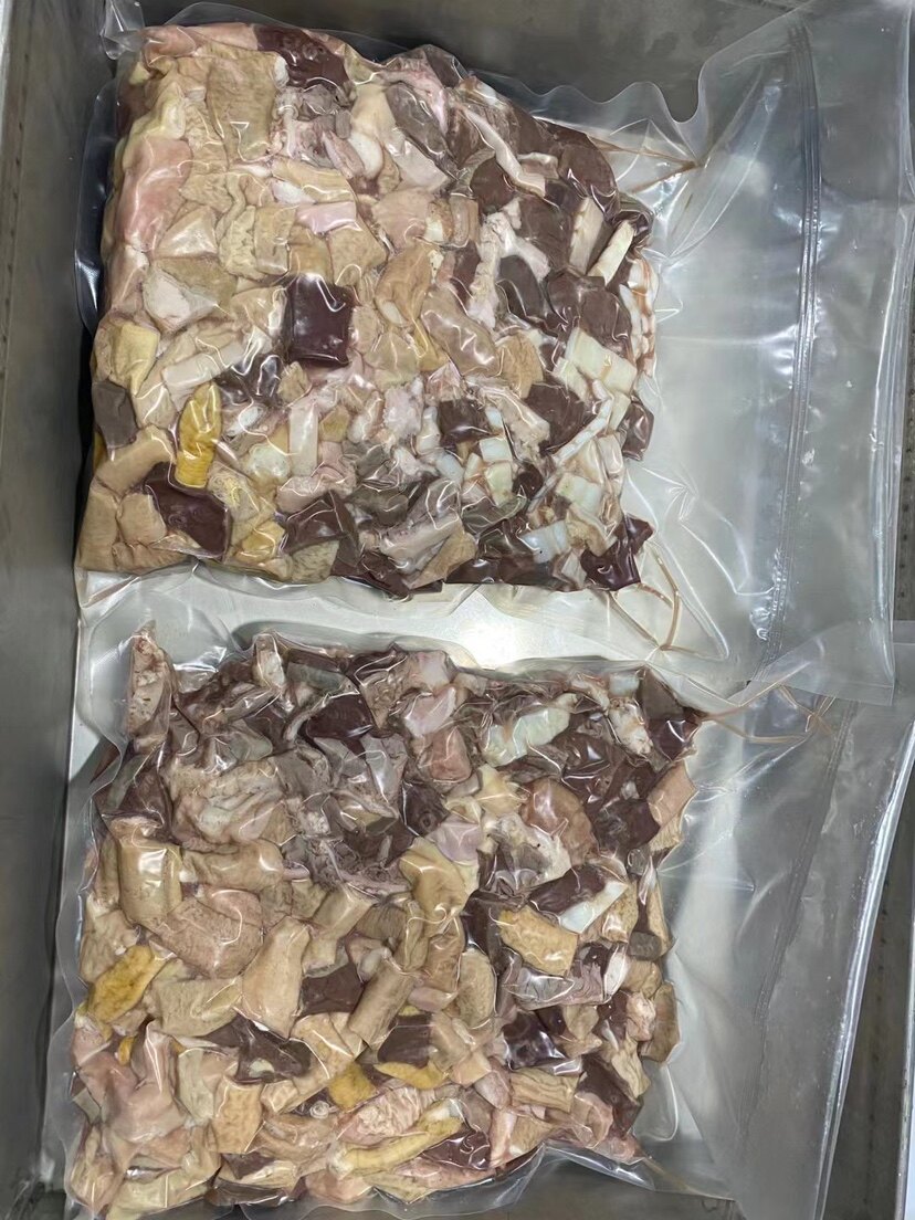 Cut the non-washing beef offal, eight mature, clean and hygienic, pack five catties, need to cook for another half an hour