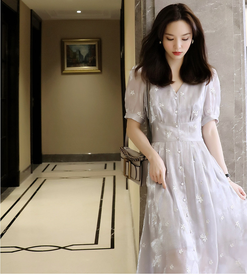 Winery such as jade G grade color Eugen yarn flower embroidery South French style Peach Hearts V collar Buttons Foreign Loaded Xia Light and Sister