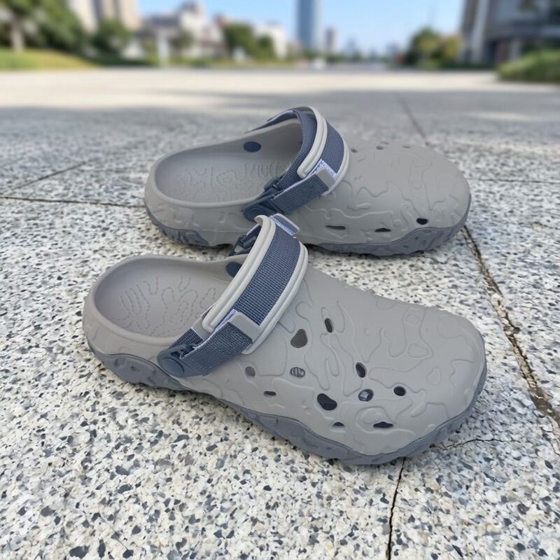 Corrugated Tank-Style Clogs 2025 New Outdoor Beach Shoes Men's Shoes Closed-Toe Slippers Sandals Soft Sole Unisex Shoes