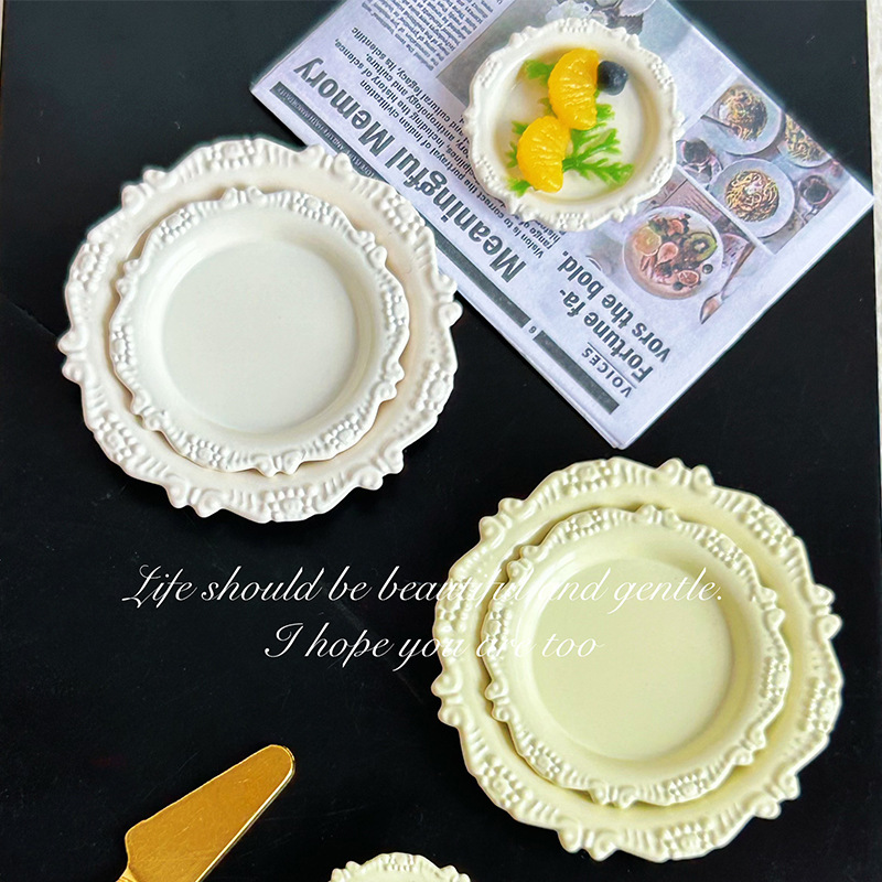 BJD微缩碟子：12分迷你盘子模型娃屋法式餐碟袖珍雕花托盘拍摄摆件解析