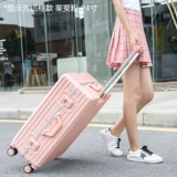 Универсальный чемодан подходит для мужчин и женщин