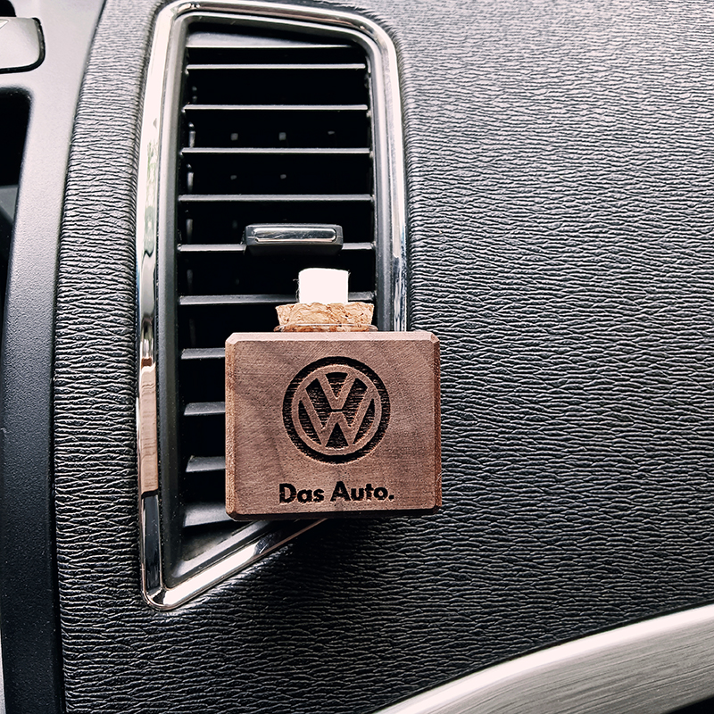 Black walnut log aromatherapy liquid volatilized empty bottle air outlet expanded incense wood car fragrance car car logo interior decoration