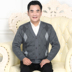 Đàn ông trung niên mùa thu đông mới cộng với áo len dệt kim nhung dày Bố mặc áo len đan cổ chữ V blazer nam Cardigan