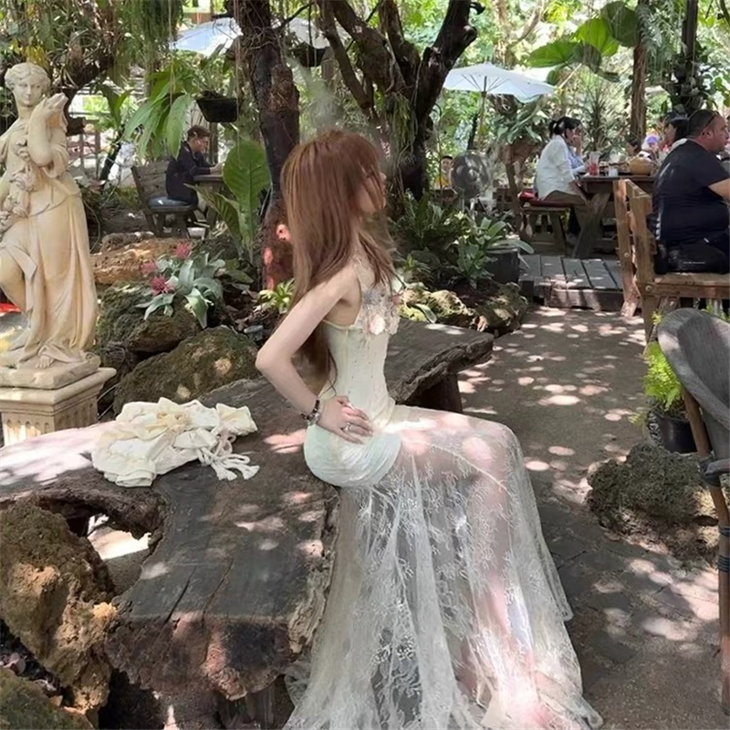 夏の女性用ヘビーデューティー立体花メッシュサスペンダードレス、純粋な欲望の気質ウエストレーススプライシングフィッシュテールロングスカート