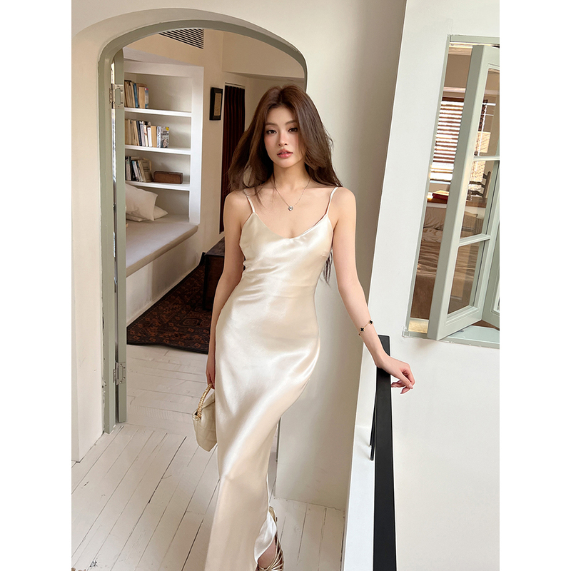 French-Style Apricot Satin V-Neck Spaghetti Strap Dress for Women, Summer High-End Elegant Waist-Cinching Sexy Bodycon Long Dress