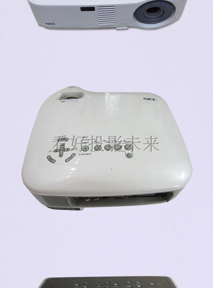 Máy chiếu đã qua sử dụng HD 1080P điện thoại di động văn phòng kinh doanh đám cưới 3D ngắn tập trung máy chiếu Epson