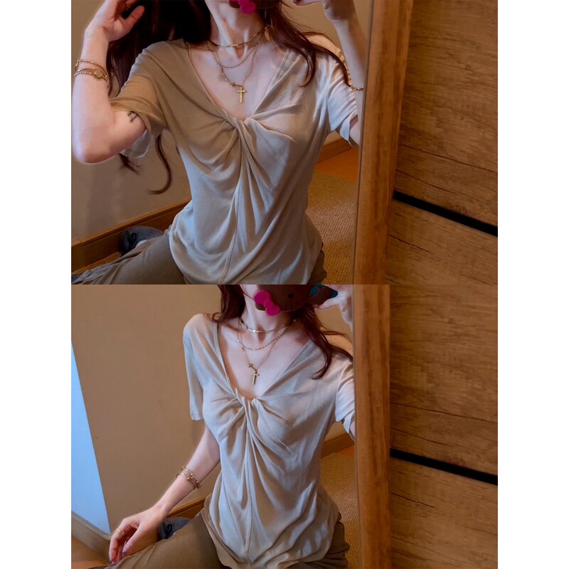 Plus-Size Korean-Style Lazy V-Neck Short-Sleeve T-Shirt for Women, Summer 2026, with a Twist Design, Slim Fit, and Flattering Top