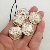 № 17 тумано -золото нерегулярные круглые края вогнутые складки