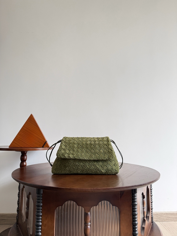Tundra Green Dustbag Garbage Bag Nodo Clutch Bag Jodie Knotted Bag Veneta Handbag Andiamo
