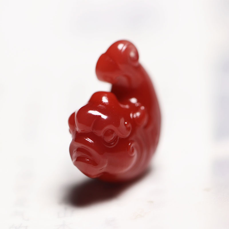 Raw ore south red agate wasi material goldfish pendant pendant hand brand Sugong famous rose red full of meat over lamp jade