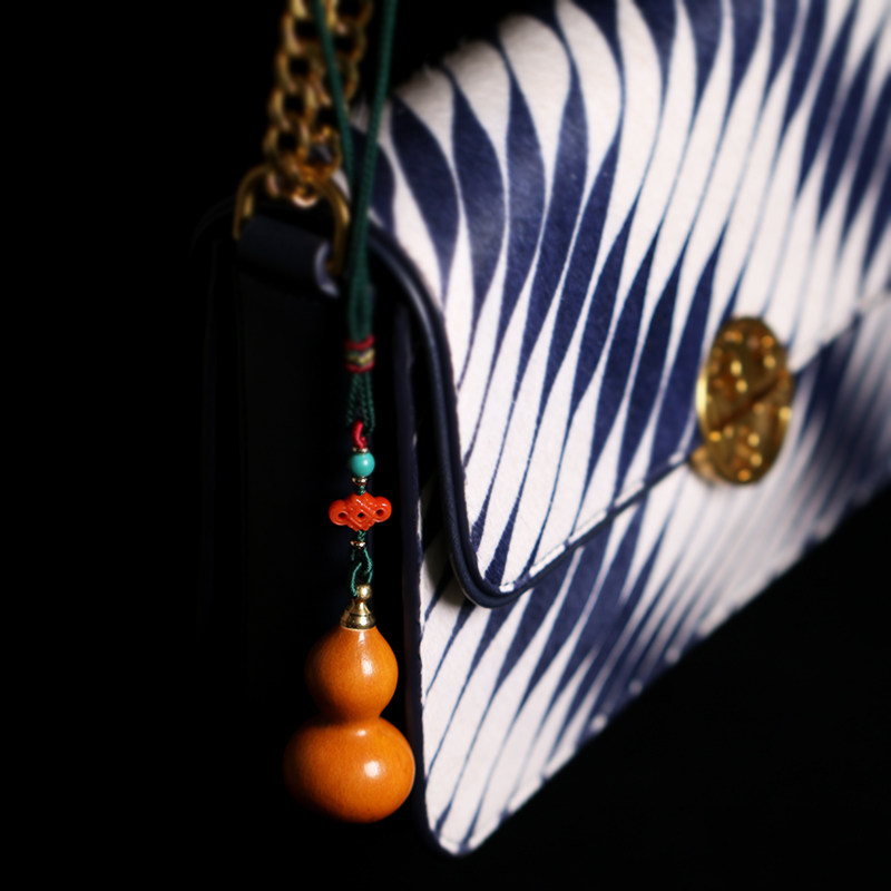 Natural old gourd opening style car key pendant bag trailer hanging key pendant safe for men and women