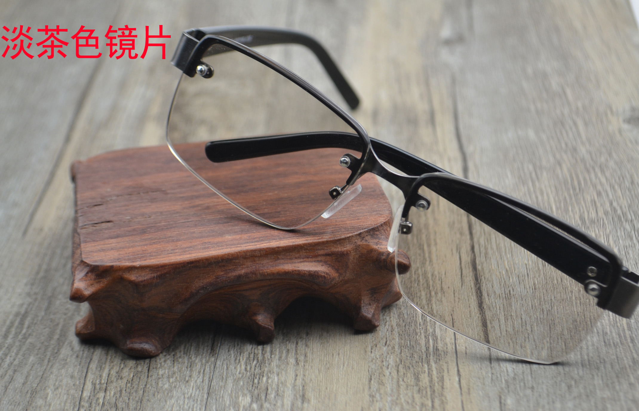 Kính pha lê tự nhiên kính pha lê trung niên kính mát nam kính đá bắt mắt mát gọng kính titan