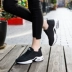 Giày chạy bộ nữ giày thể dục giày đỏ với giày chống trượt hấp thụ giày thoải mái giày chạy bộ adidas Giày chạy bộ