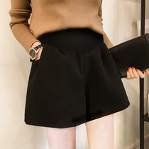 Pregnant Woman Shorts Autumn Winter Outside Wearing Broad Leg Fashion Boots Winter Boomer 100 lap A word tobellied bottom shorts winter dress