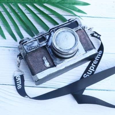 Wedding Dress Photography Building Exterior View Brigade Filming Old Camera Props Creative Retro Art Photo Writing of True nostalgic Wind-Taobao