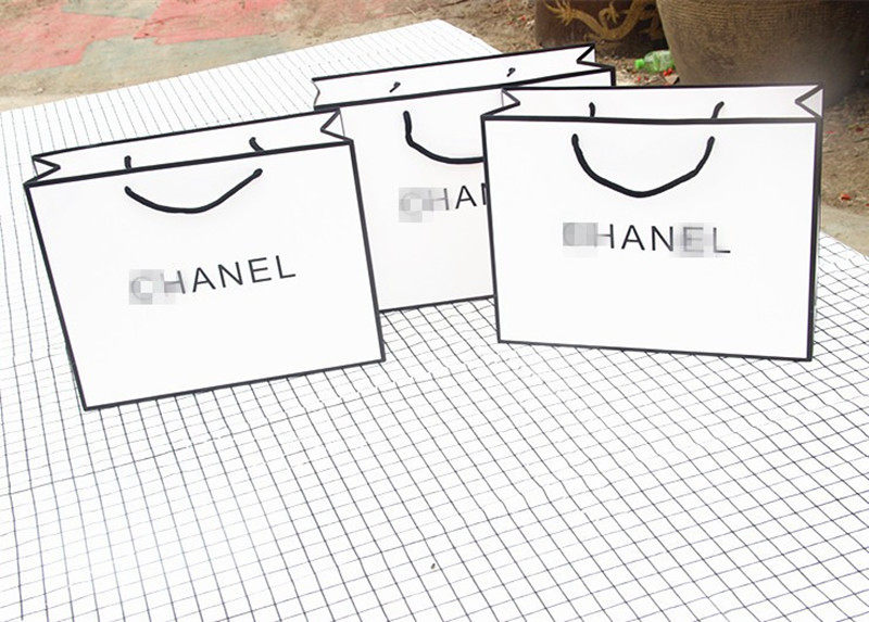 New wedding photo Photography Props Han Style Exterior View Brigade Filming Street Pat Shopping Handbag Fashion Bag Golden Fan-Taobao