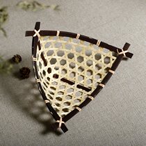 Featured Pure Hand Woven Straight Triangle Bamboo Basket Sushi Sashimi Body Pan Bamboo Frame Griddle Basket Fruit Snack Basket