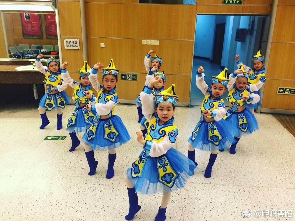 Children's Mont acting suit ethnic minority clothes Mongolian dance clothes girl chopsticks dance performance clothing horseshoe