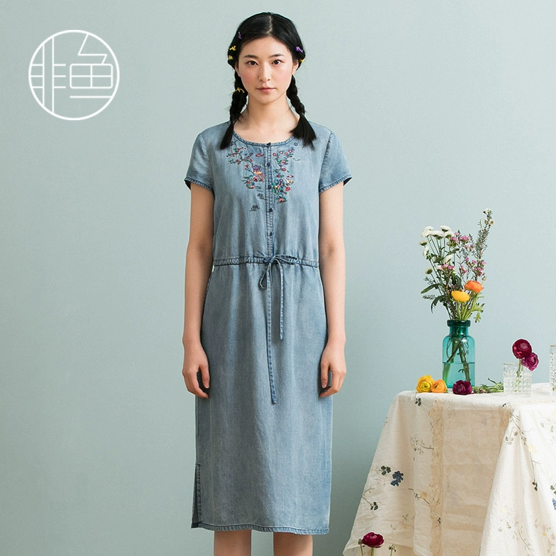 Váy không cá mùa hè phong cách mới văn học cổ tròn ngắn tay dây rút thêu váy denim - Sản phẩm HOT