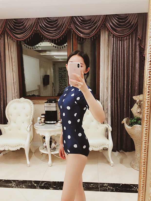 Hàn Quốc retro tươi sóng ngắn tay bảo thủ che bụng mỏng tam giác Xiêm nóng suối phù hợp với nữ kỳ nghỉ mùa xuân nóng đồ bơi liền thân váy