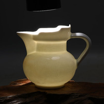 Daming Chenghe sweet white porcelain carved dragon and phoenix pattern monk hat pot sky character handmade antique antique collection