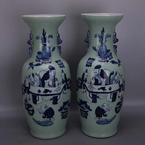 Republic of China bean glaze blue and white plus white godson has a square figure a pair of old antique porcelain antique collection