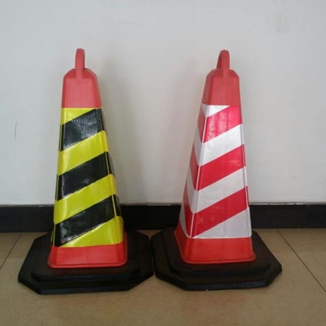 Rubber obelisk EVA road cone EVA foam square cone roadblock facilities traffic roadblock pressure is not bad