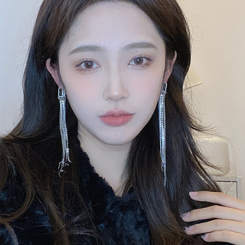 Silver advanced tassel earrings female ins personality Joker fashion net red eardrop face thin earring tide