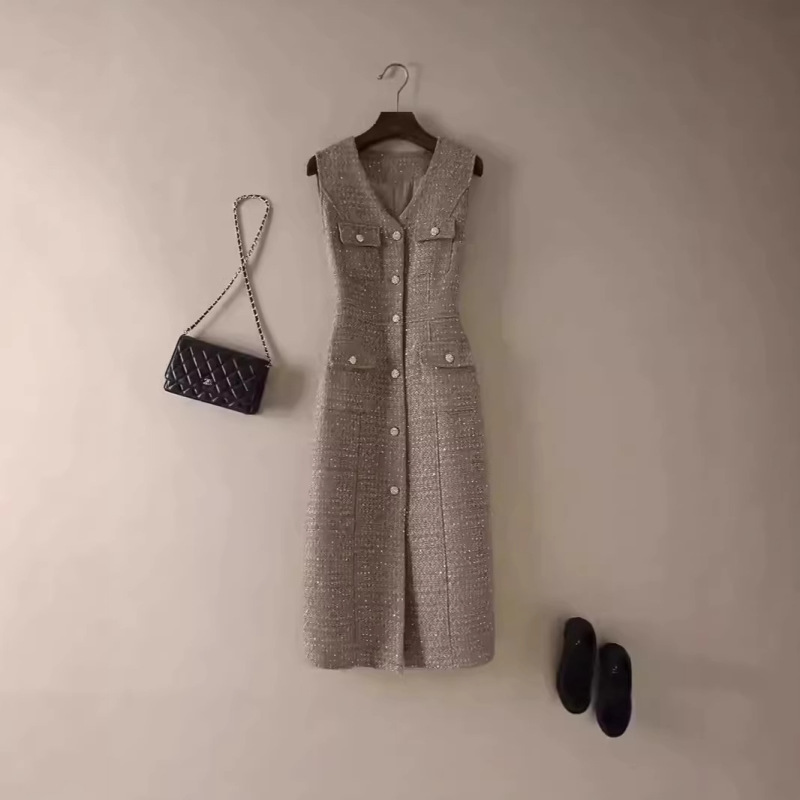 Retro Tweed Dress with V-Neck, High-End Tweed, Slim Fit, Thick Autumn and Winter Vest Dress 9561 Retro Tweed Dress with V-Neck, High-End Tweed, Slim Fit, Thick Autumn and Winter Vest Dress 9561