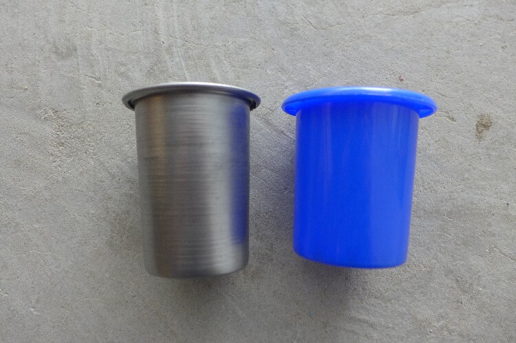 Kindergarten special iron set universal wheel children's bed wheel set small bed reel set canvas cot matching plastic pulley