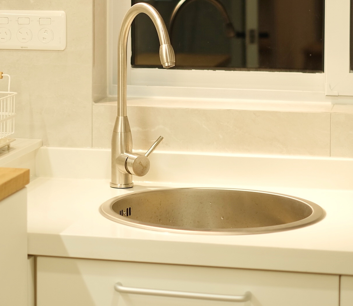 Amika SUS304 stainless steel large basin kitchen drawing sink ultra - round OEM pool thick 500F