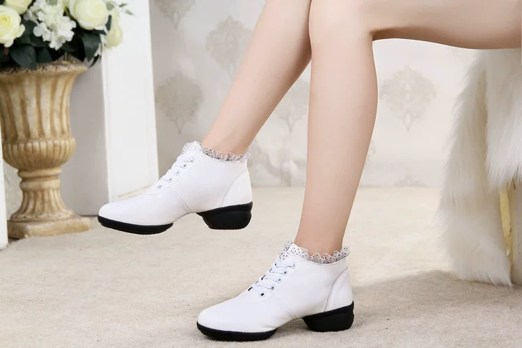 Mùa thu và mùa đông Giày khiêu vũ vuông mới với đế mềm của phụ nữ Giày khiêu vũ cao màu đỏ Giày đế mềm đế mềm - Khiêu vũ / Thể dục nhịp điệu / Thể dục dụng cụ giày khiêu vũ nữ gót thấp