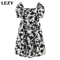 Lizi dress female summer 2021 new summer retro floral square collar temperament short thin bubble sleeve skirt