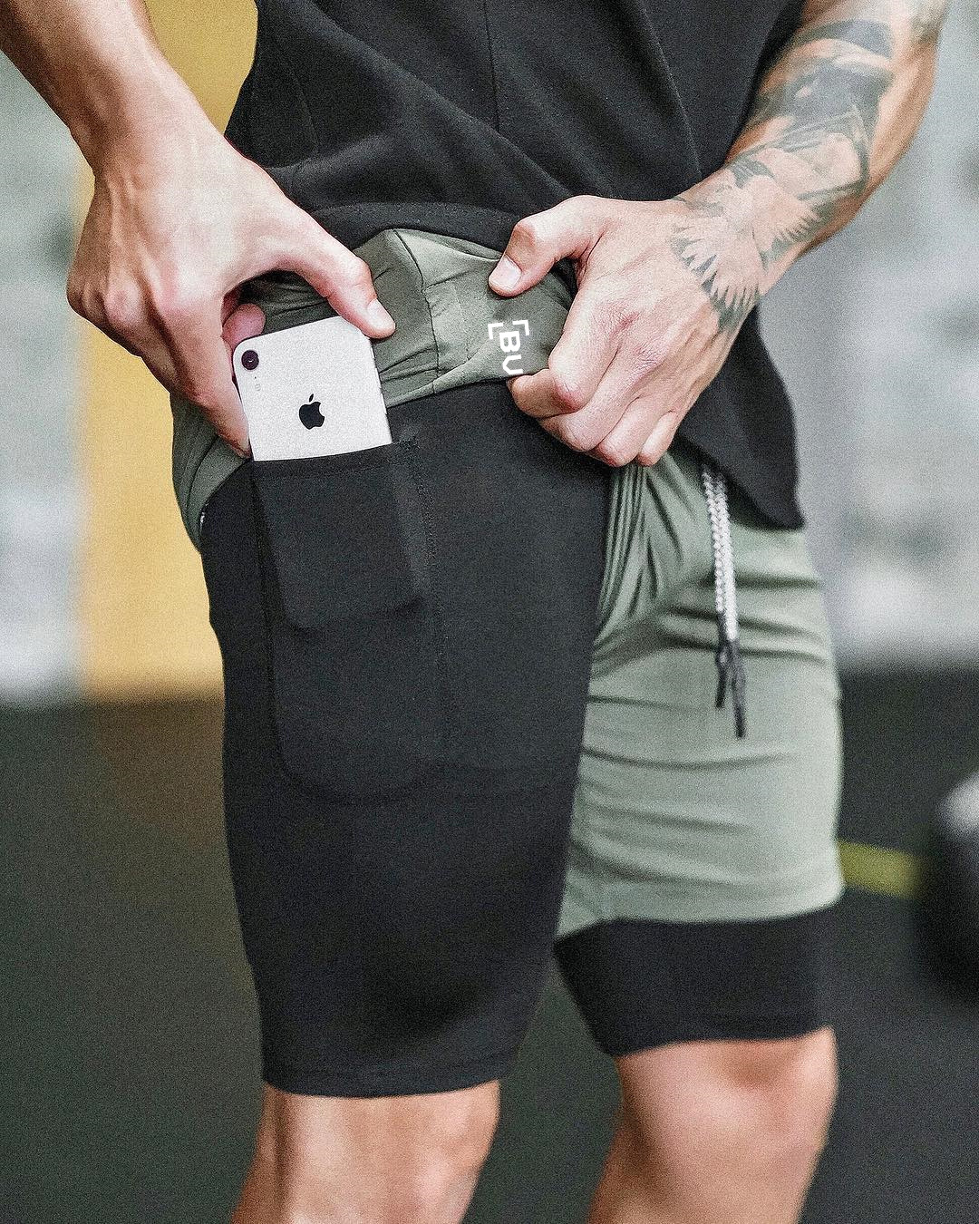 Muscle European and American brothers summer thin base sports pants men's shorts Fitness training pants Men's beach five-point pants