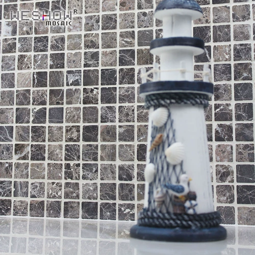 Глубокая свиная мозаичная плитка для ванной комнаты ванная комната кухня Барбатея Рыбной прунд пруд против стекла цветочного пруда Фоновая стена