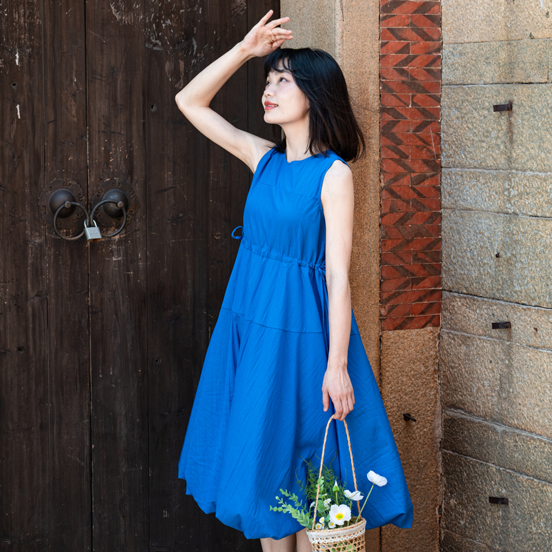I Really Like the Blue Round-Neck Drawstring Waist-Cinching Vest Dress for Women, Summer 2026 New Style, Mid-Length Bubble Skirt