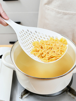 Japanese colander household large high temperature resistant nylon scoop kitchen long handle filter burnt dumpling fence