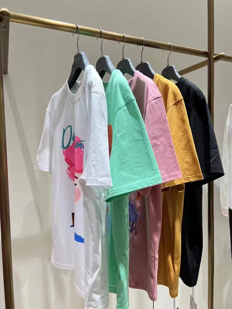 Áo thun nữ cotton dáng rộng in hình chân dung tay ngắn — Màu đen chi tiết 5
